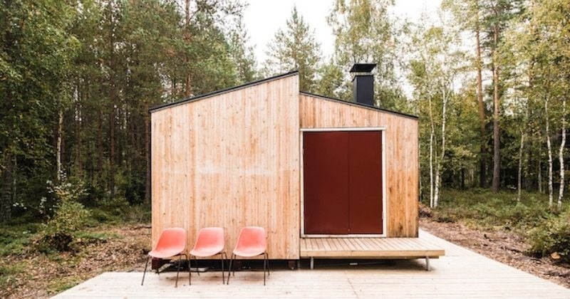 Deux amis ont bâti une maison de rêve en pleine nature pour seulement 12 000 euros