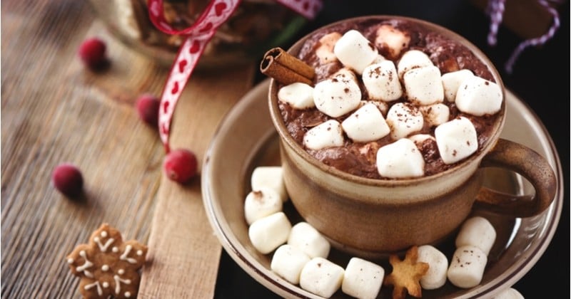 Recette - Chocolat chaud aux mini chamallows en vidéo 