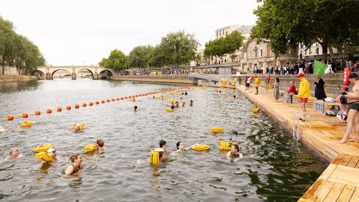 Baignade dans la Seine : sur 80 000 nageurs, aucun cas grave d'infection n'a été recensé cet été