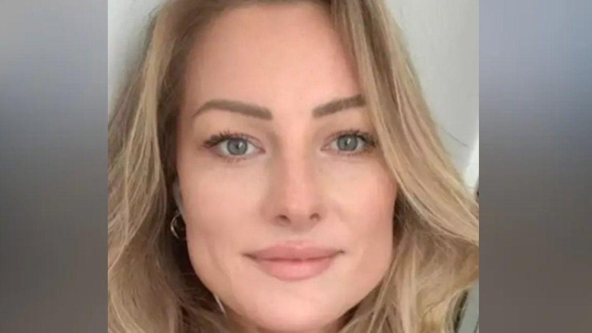 Elle se suicide en sautant de 4600 mètres sans ouvrir son parachute après une rupture amoureuse, des messages déchirants retrouvés sur son téléphone