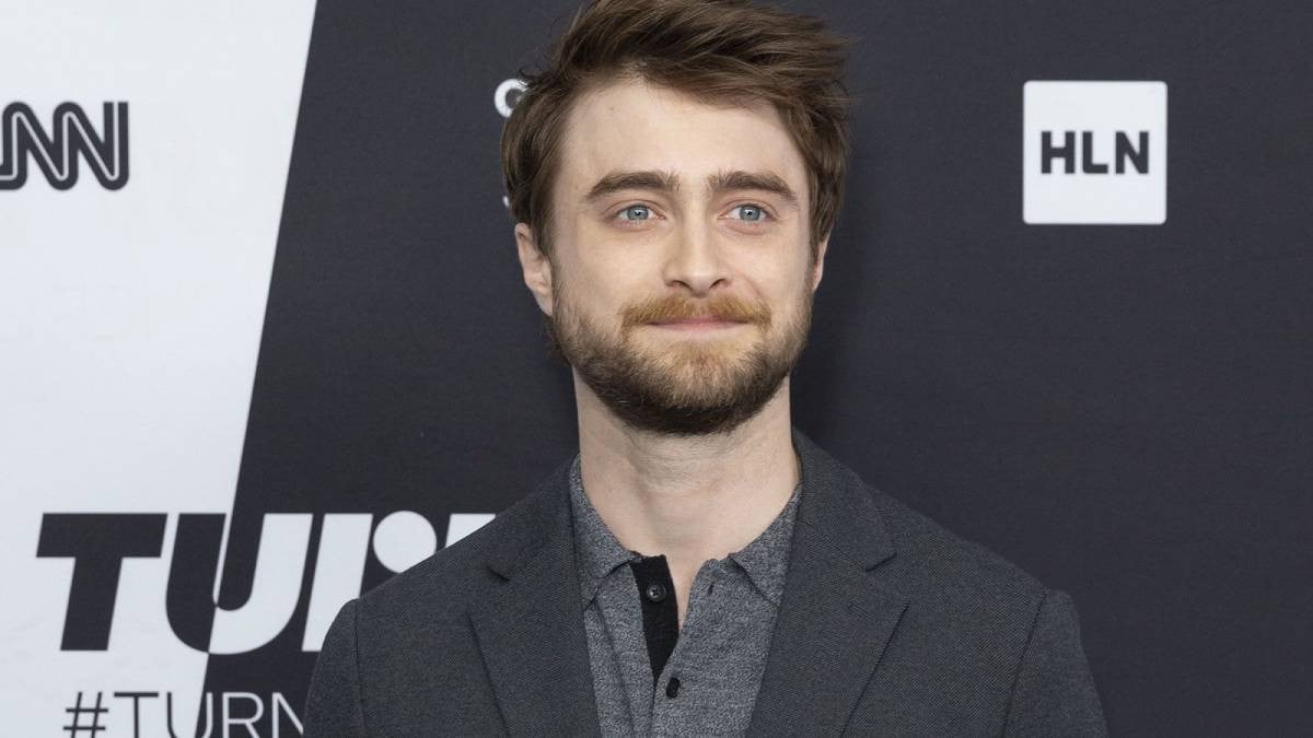 Voici la première voiture surprenante que Daniel Radcliffe a acheté après avoir touché 27 millions de dollars pour Harry Potter