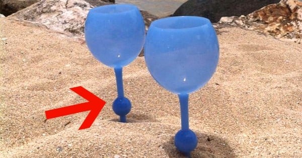 L'invention géniale pour cet été : découvrez le verre qui ne se renverse JAMAIS, que ce soit sur le sable ou dans l'eau