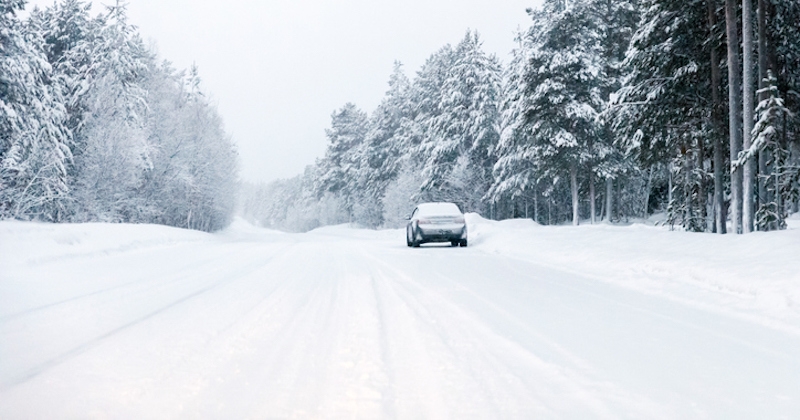 «C'est un miracle», coincé dans sa voiture en pleine tempête de neige, cet homme de 81 ans a survécu pendant une semaine