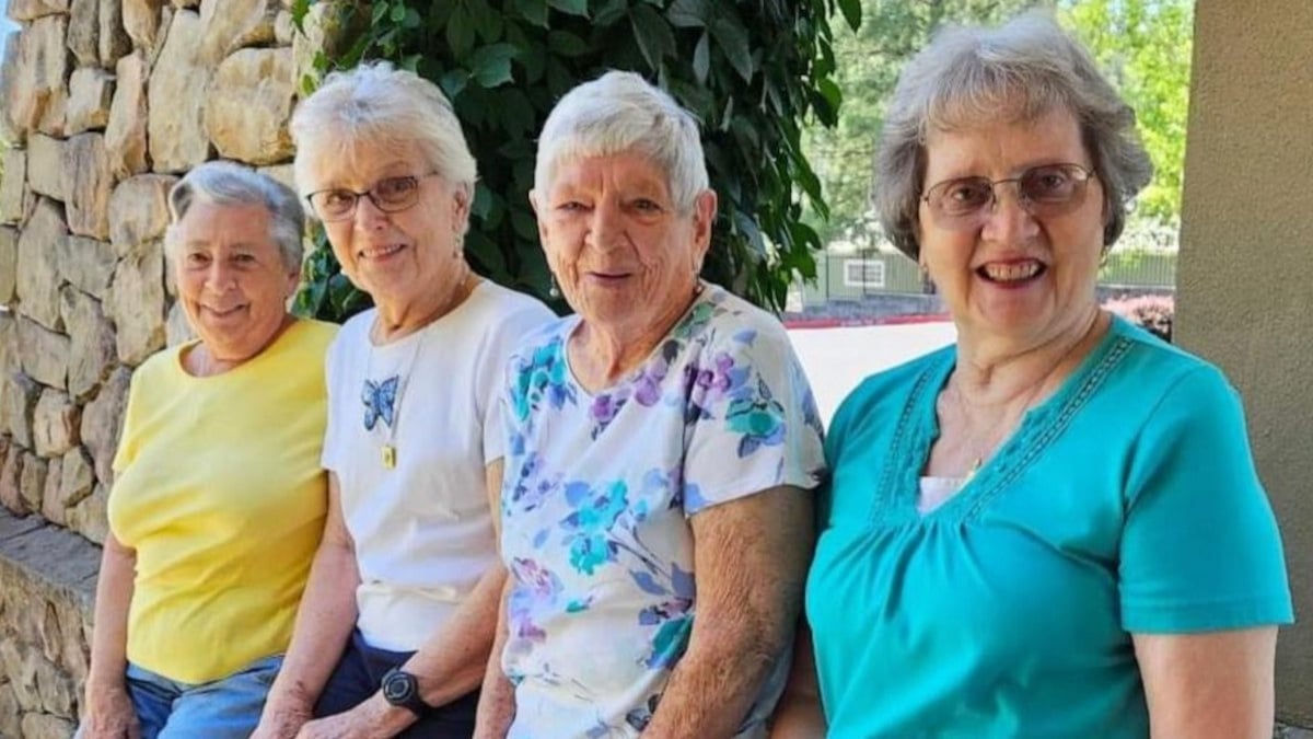 À 80 ans, ces 4 amies du lycée se sont retrouvées et vivent aujourd'hui ensemble