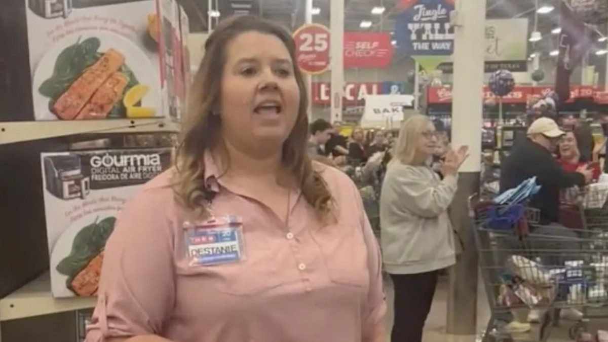 Victime d'une panne, un supermarché surprend ses clients et leur... offre gratuitement les courses
