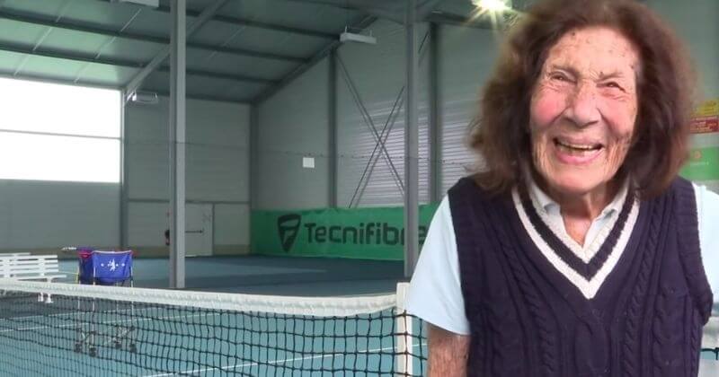 La doyenne du tennis mondial est âgée de... 100 ans et elle est Française