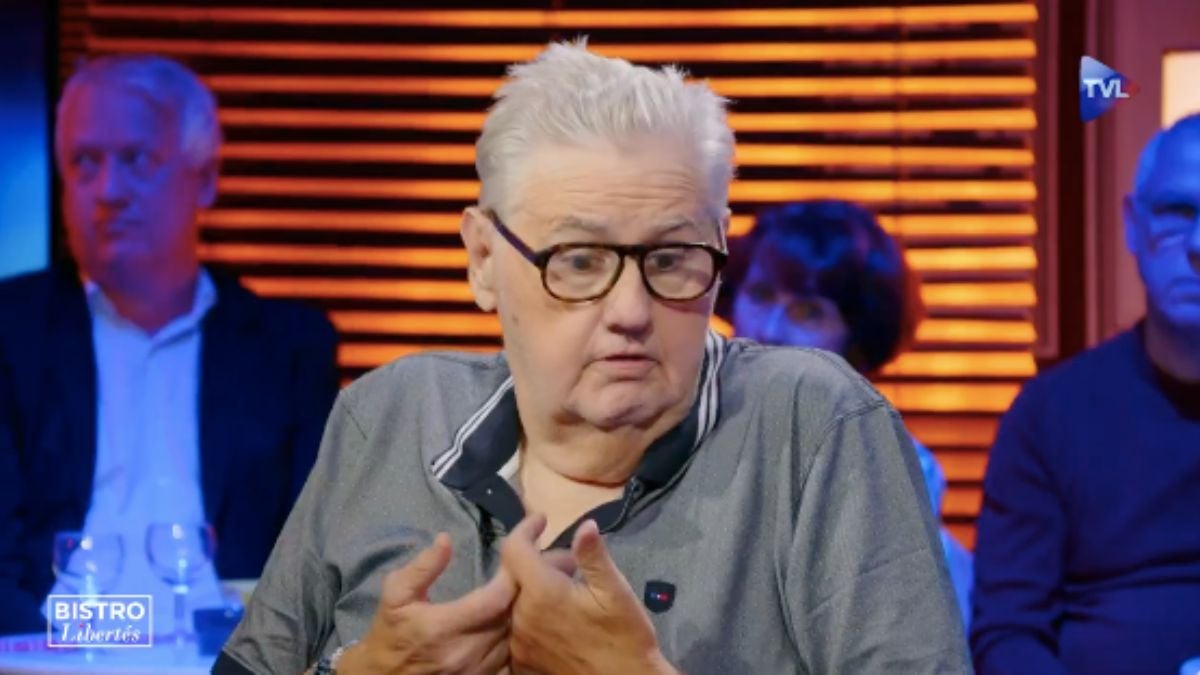 « Regardez l'équipe de France, aujourd'hui il y a 11 Noirs »  : Pierre Ménès dérape en direct, ses propos font polémique