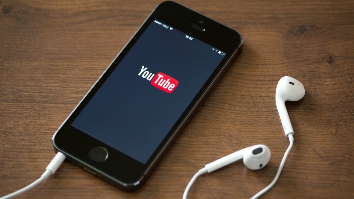 YouTube sur un téléphone