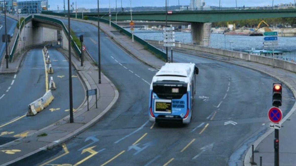 « Il respectait le code de la route » : un SDF dérobe un bus de la RATP et roule 13 km dans Paris 