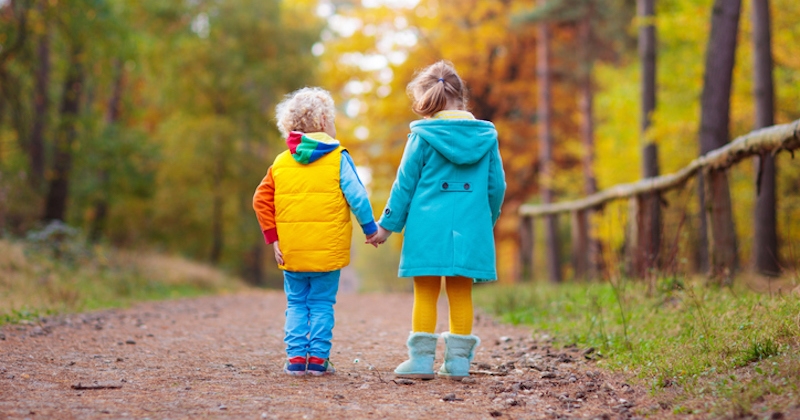 Séparés pendant l'enfance, une soeur et un frère se retrouvent 10 ans après grâce à Twitter 