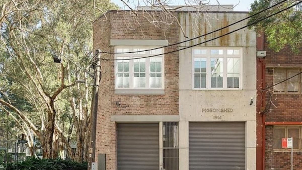 L'intérieur de ce vieil entrepôt cache en vérité une incroyable propriété à... 16 millions d'euros