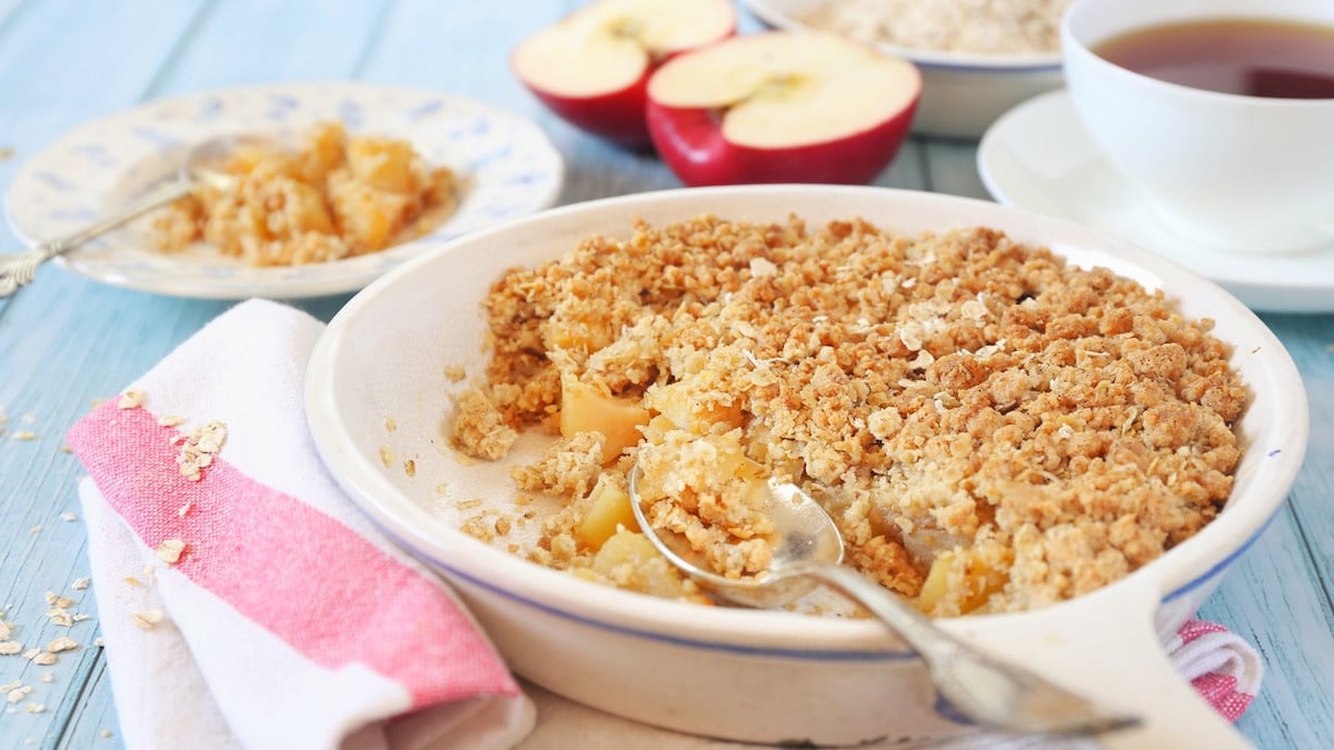 6 ingrédients seulement pour un crumble ultra-réconfortant et gourmand !