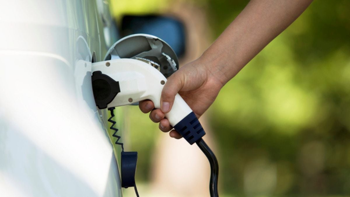 Selon une étude alarmante, les voitures électriques seraient plus polluantes que les modèles à essence