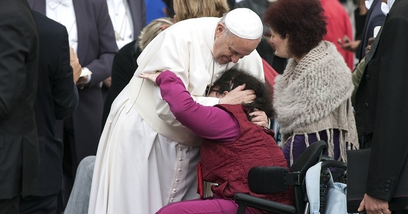 Le pape François compare l'IVG au recours d'un « tueur à gages »