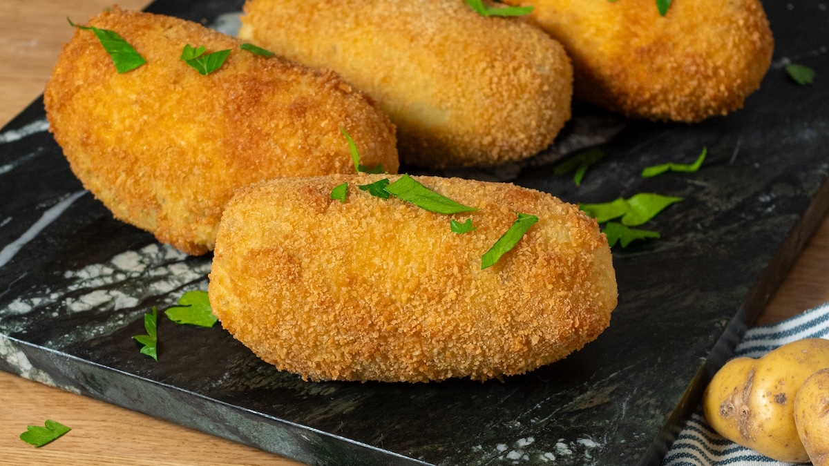 Des croquettes gourmandes aux pommes de terre et au chorizo à croquer de toute urgence !