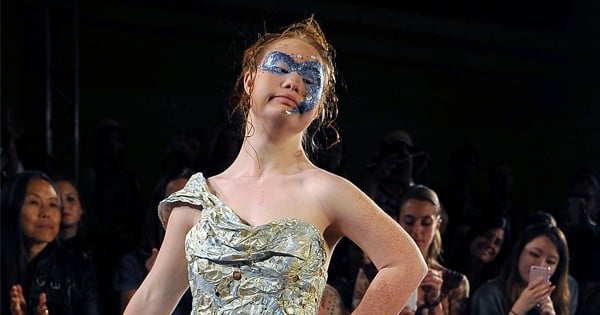 Madeline, la jeune mannequin trisomique, a défilé lors de la Fashion Week... Elle a fait sensation !