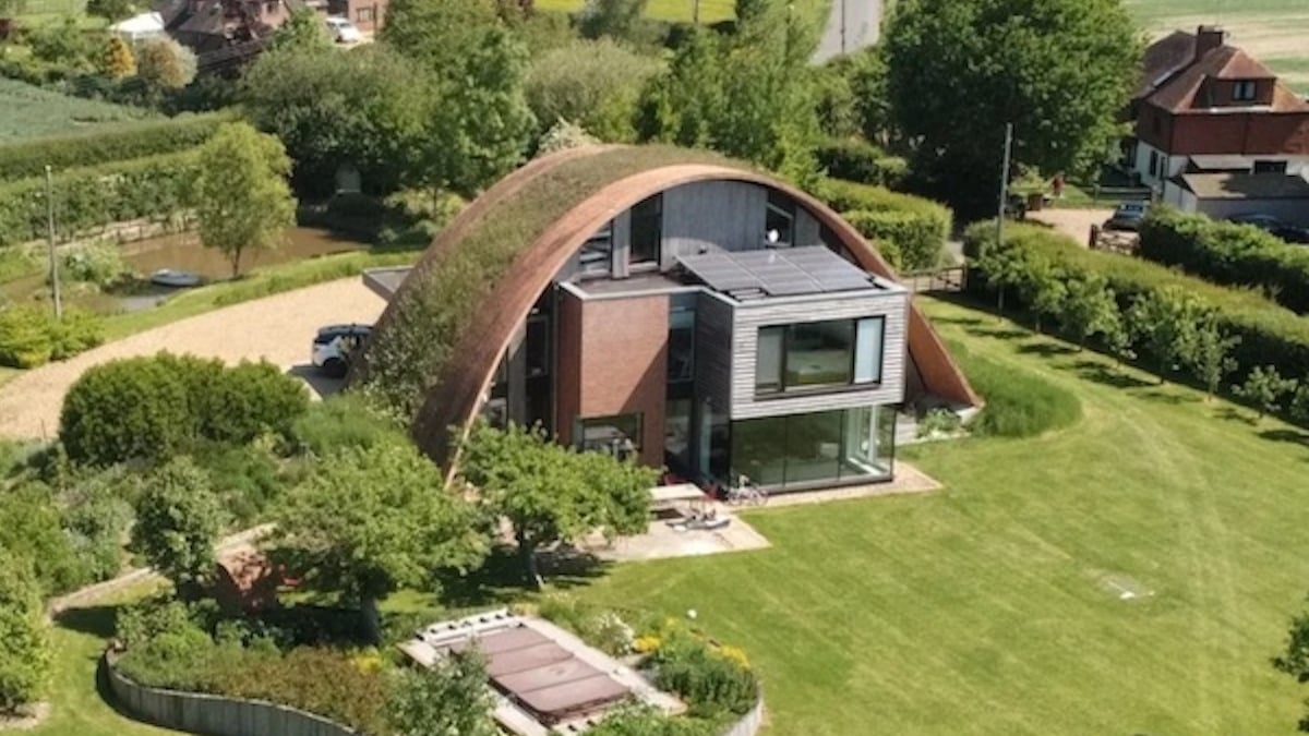 La maison de leurs rêves s'effondre sous leurs yeux car le constructeur a oublié une « règle essentielle »