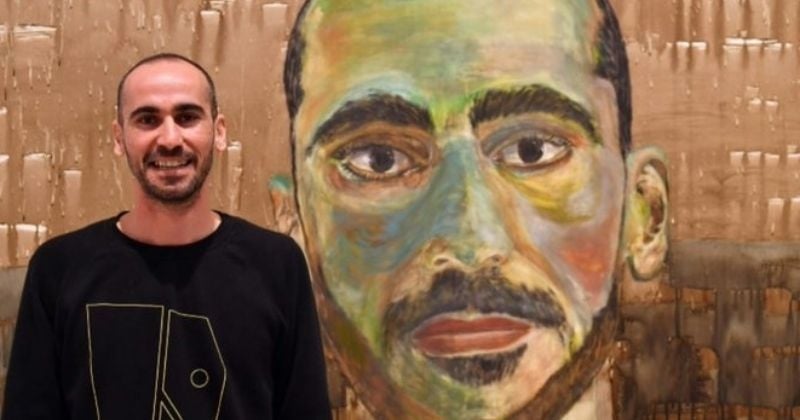 Ce réfugié qui peint avec une brosse à dents se retrouve finaliste d'un prestigieux prix d'art