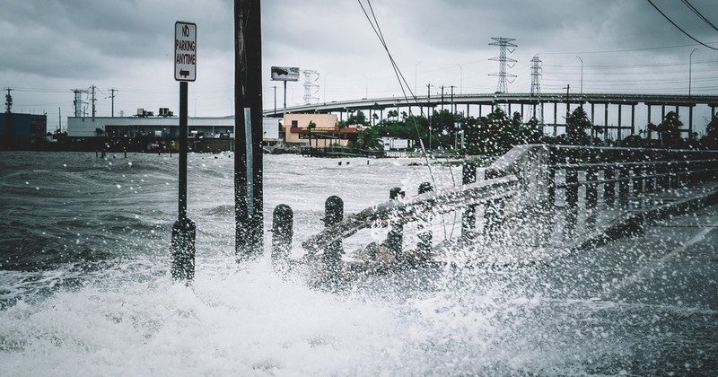 En 80 ans, le niveau de la mer pourrait augmenter de plus de 60 cm, menaçant fortement les villes littorales  