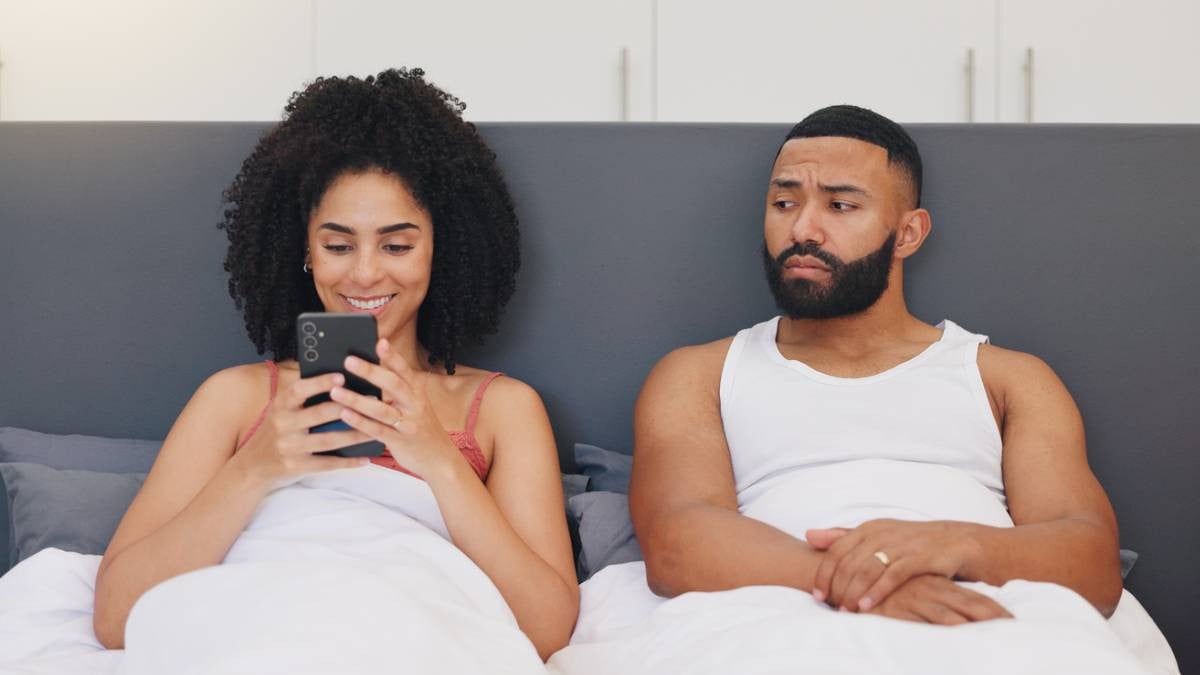 Elle trompe son compagnon avec un autre homme et déclare que sa relation ne s'est jamais mieux portée