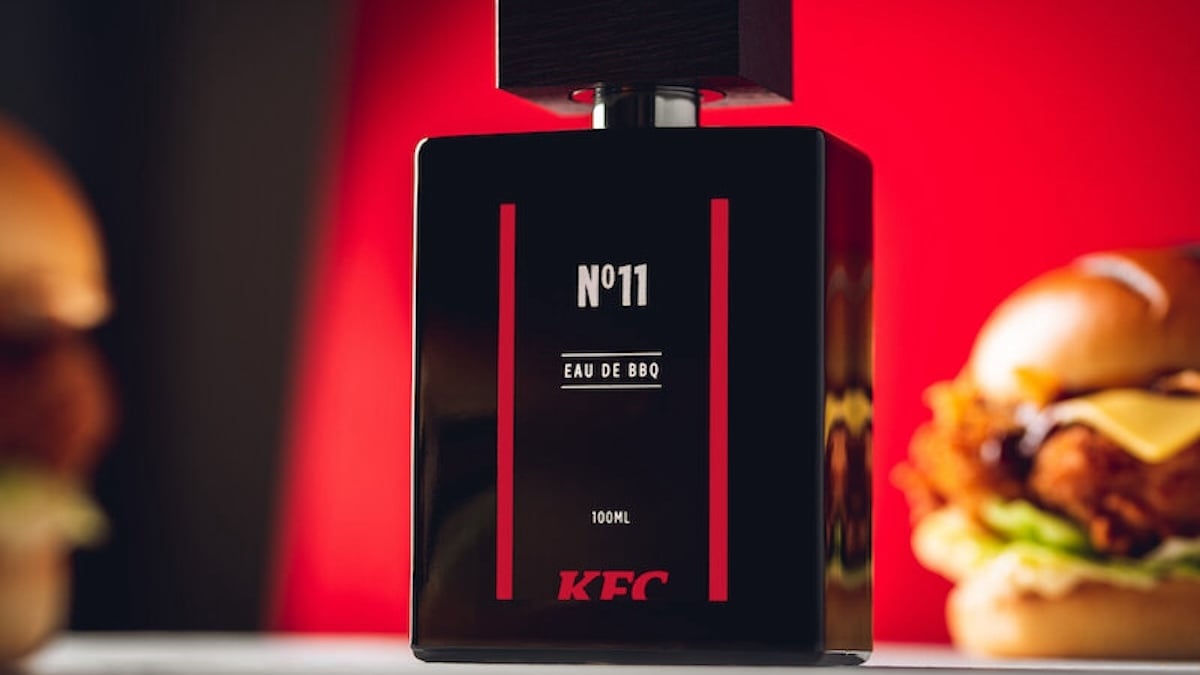 «N°11, Eau de BBQ» : KFC présente un parfum qui sent... comme son nouveau burger !