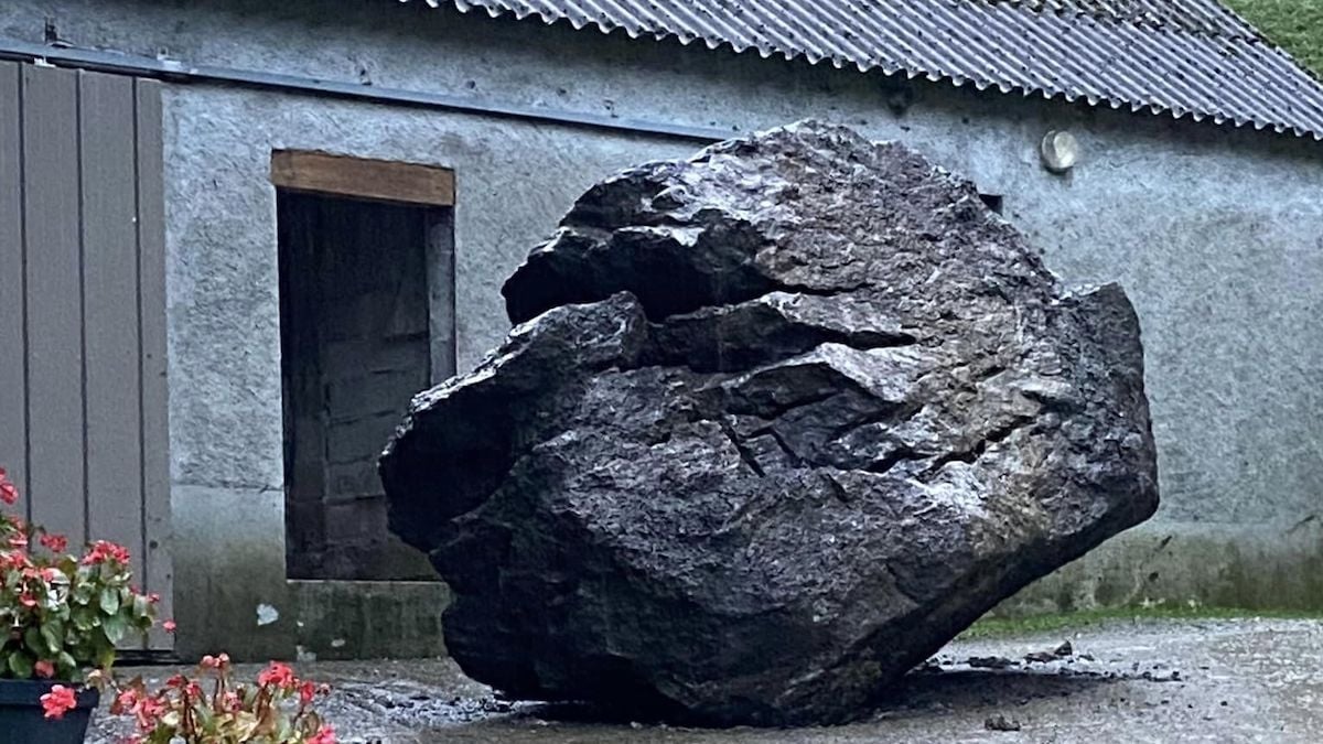 Hautes-Pyrénées : il découvre un rocher de plusieurs tonnes, détaché de la montagne, juste devant sa porte