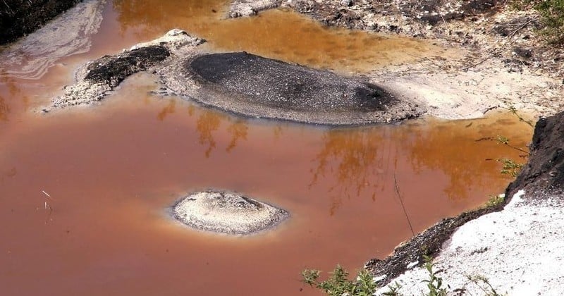 Un chauffeur affirme avoir été payé pour déverser de l'acide en pleine nature pour le compte d'ArcelorMittal, géant de la sidérurgie