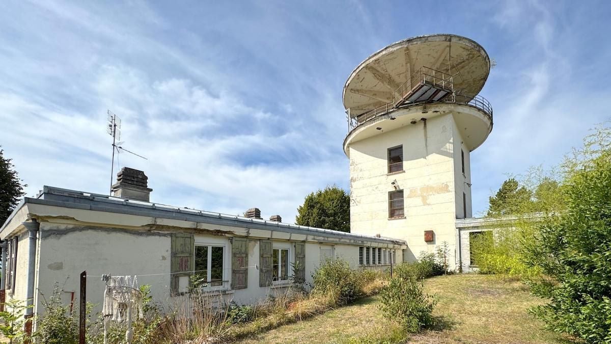 Cette ancienne tour France Télécom habitable est à vendre pour 150 000 euros 