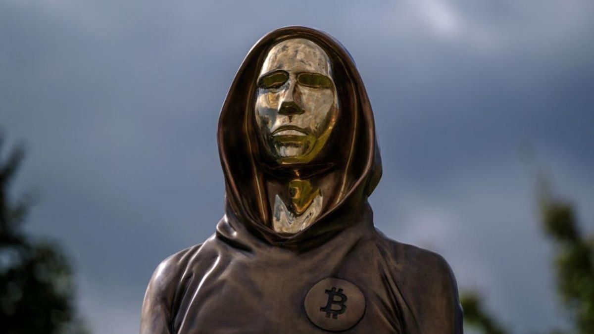 une statue du bitcoin