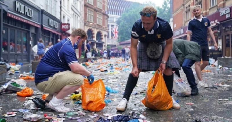 Euro 2020 : les supporters écossais ont nettoyé les rues de Londres après leur match contre l'Angleterre