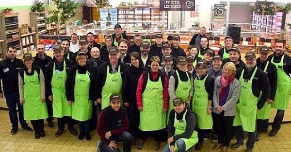 Racheter un supermarché pour court-circuiter la grande distribution ? La solution audacieuse d'un groupe de 35 agriculteurs qui forment « Coeur Paysan » !