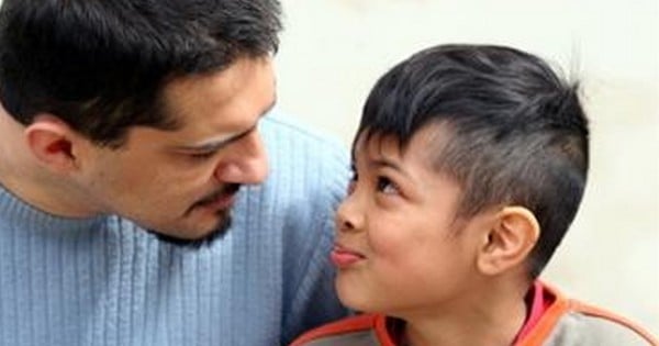Un enfant pose une question troublante à son père. Quand il a compris pourquoi, il a immédiatement fondu en larmes !