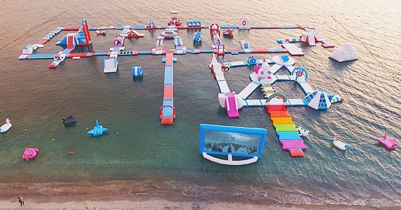 Philippines : voici Inflatable Island, l'île surréaliste sur le thème des licornes