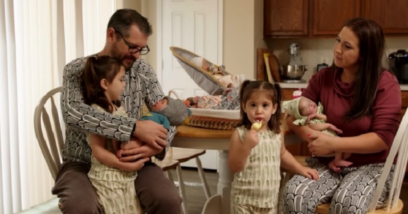 Ce couple est parent de six enfants, mais quatre d'entre eux... ne sont pas réels