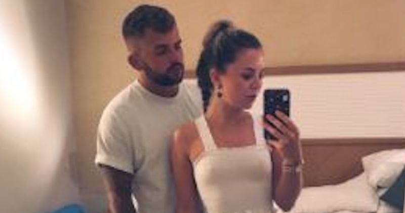 Elle Envoie Un Selfie De Son Couple à Son Père Sans Se Douter Quun