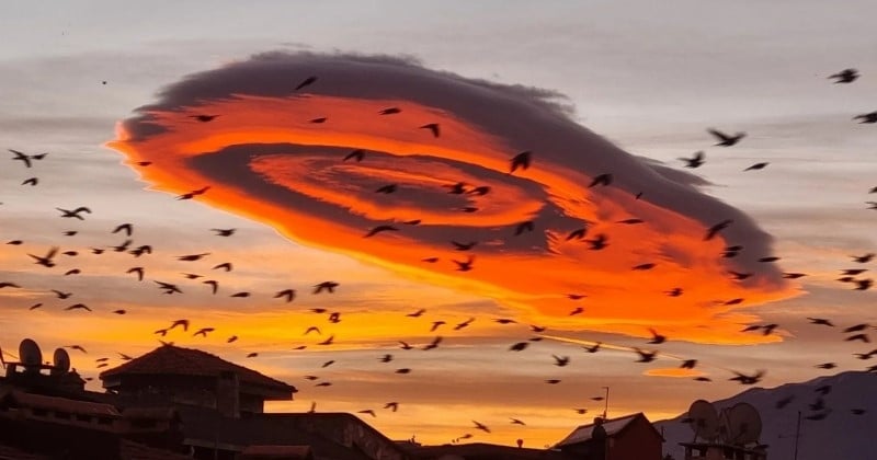 Un impressionnant nuage orangé s'est formé au-dessus d'une ville en Turquie