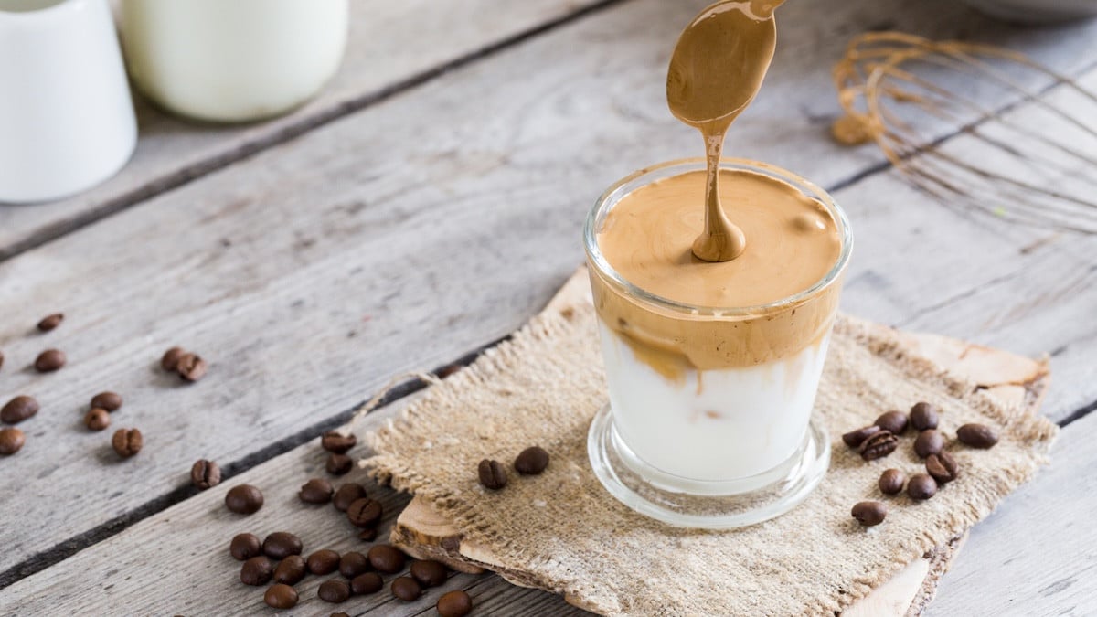 Le Dalgona végétal : découvrez la version douce et crémeuse aux boissons végétales
