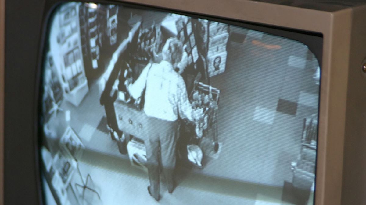 Caméra de surveillance d'un supermarché