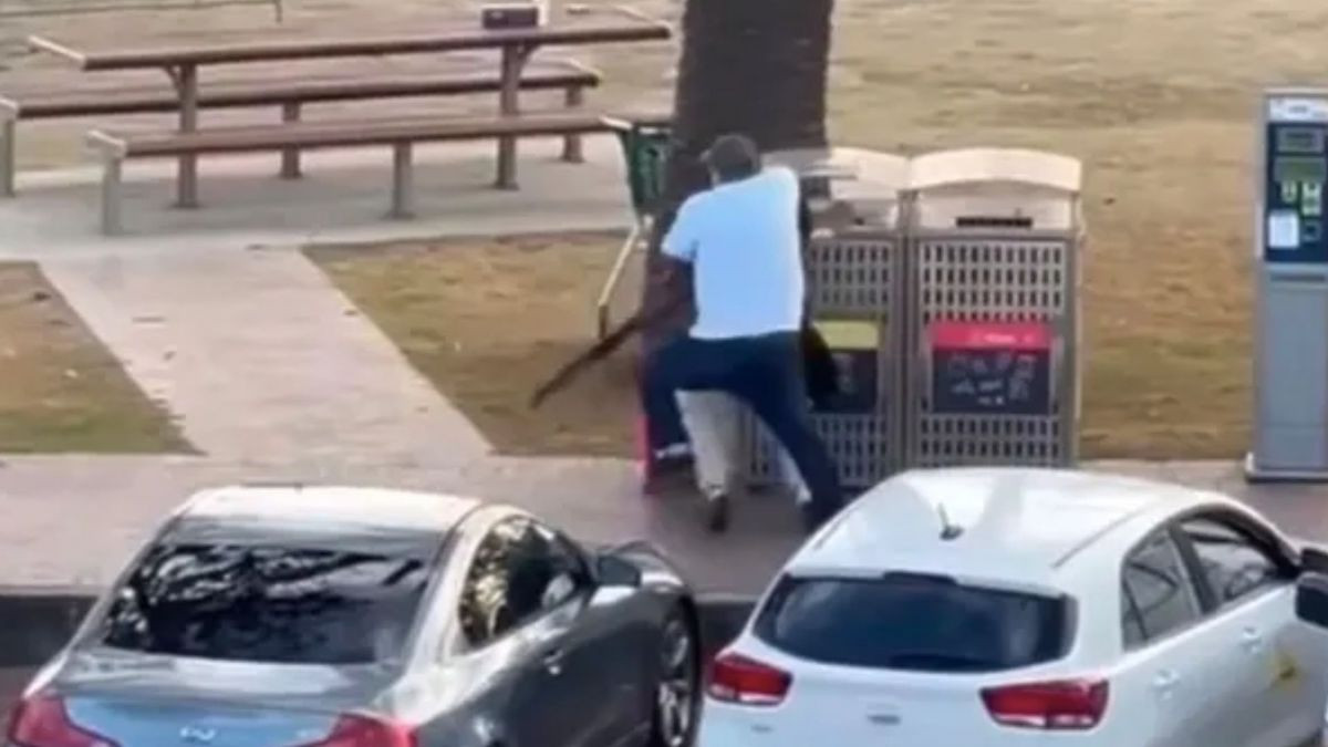 Fusillade à Sydney : les images hallucinantes du “héros australien” qui a désarmé à mains nues l'un des tireurs