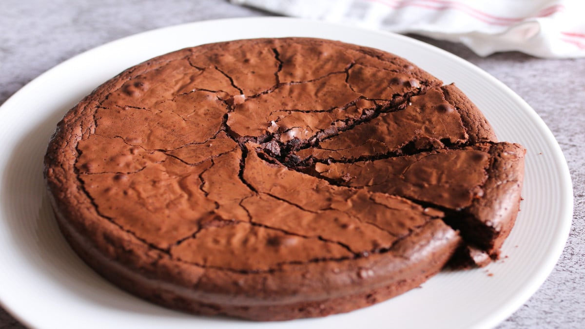 Un seul ingrédient à la place de la farine, et ce gâteau devient...
