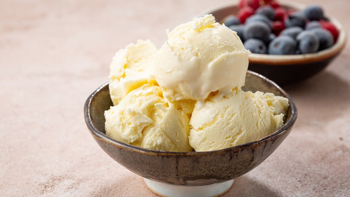 Ce fruit d'été transformé en glace maison en 10 minutes sans sorbetière : la recette qui affole les réseaux