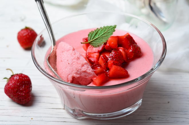 Yaourt aux fraises mixées - recette aux fraises fraîches