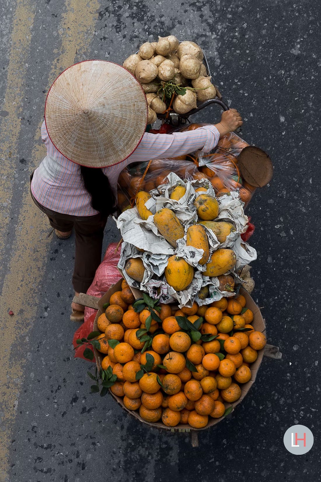 vietnam magie colorée paniers portés vendeurs bicyclette