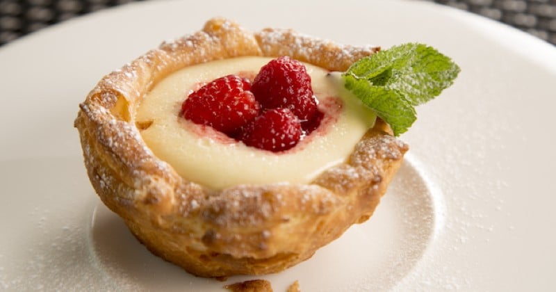 Tartelettes au citron et compote de framboises