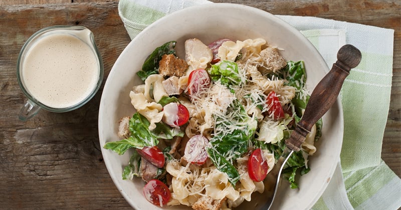Salade de pâtes au poulet et aux tomates