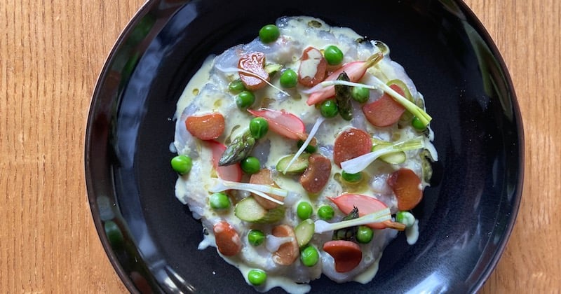 Carpaccio de poisson blanc aux légumes printaniers