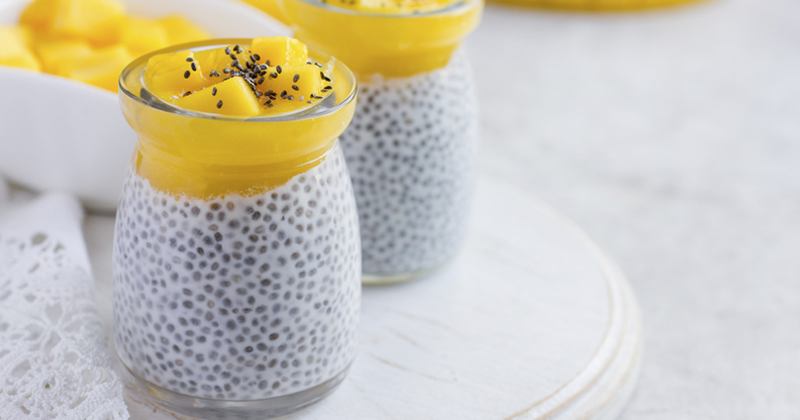 Pudding de chia au lait de coco et à la mangue