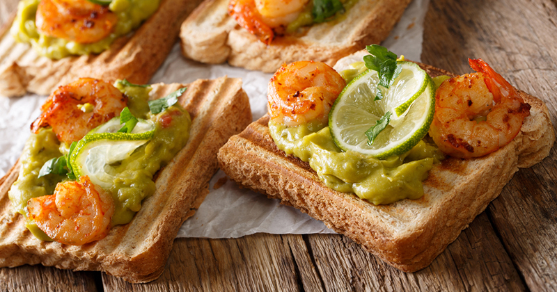 Tartine à l'avocat et aux crevettes