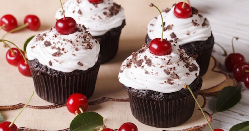 Cupcakes au chocolat et à la cerise