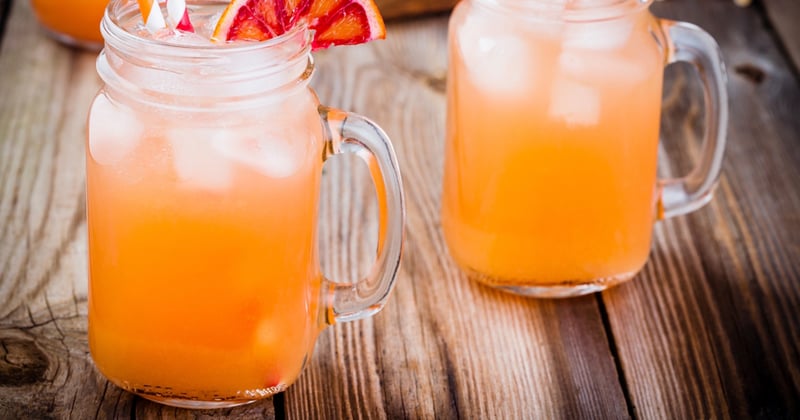 Cocktail de fruits à la menthe sans alcool